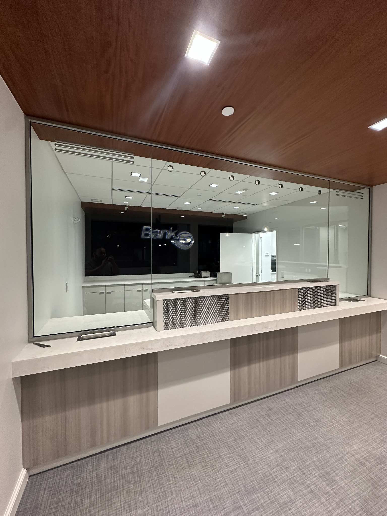 Commercial glass project photo 9