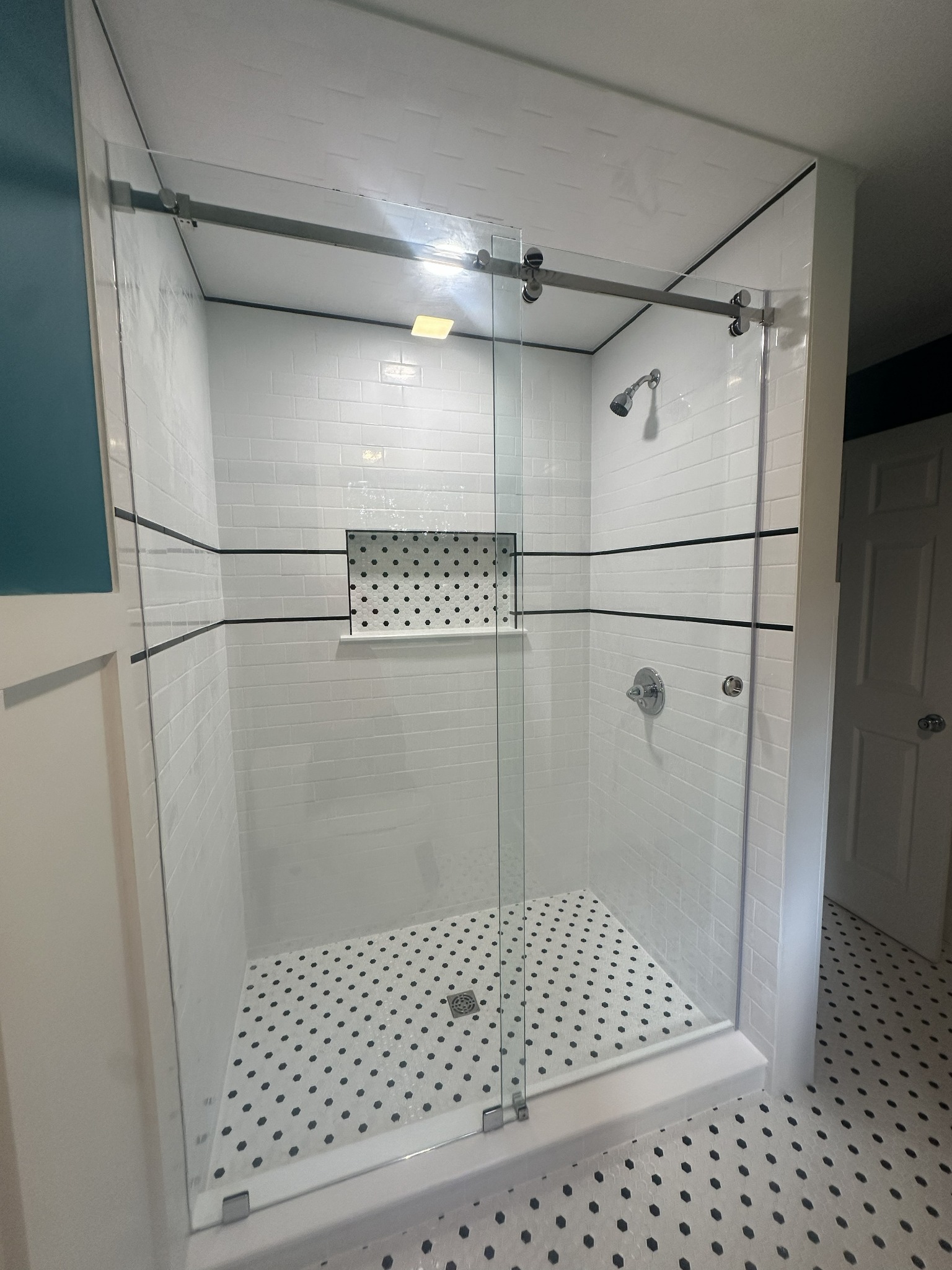Shower glass enclosure project photo 34