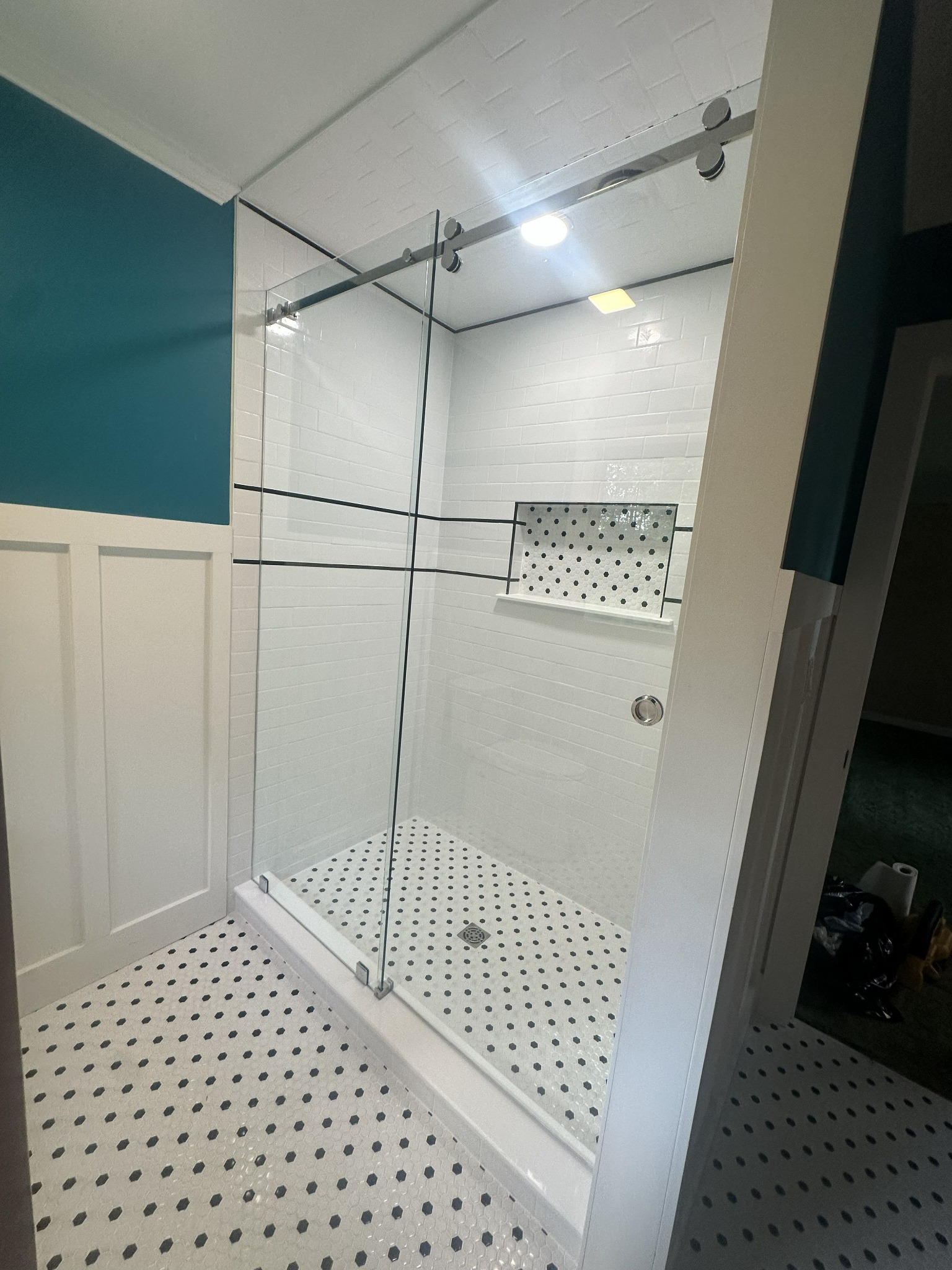 Shower glass enclosure project photo 33