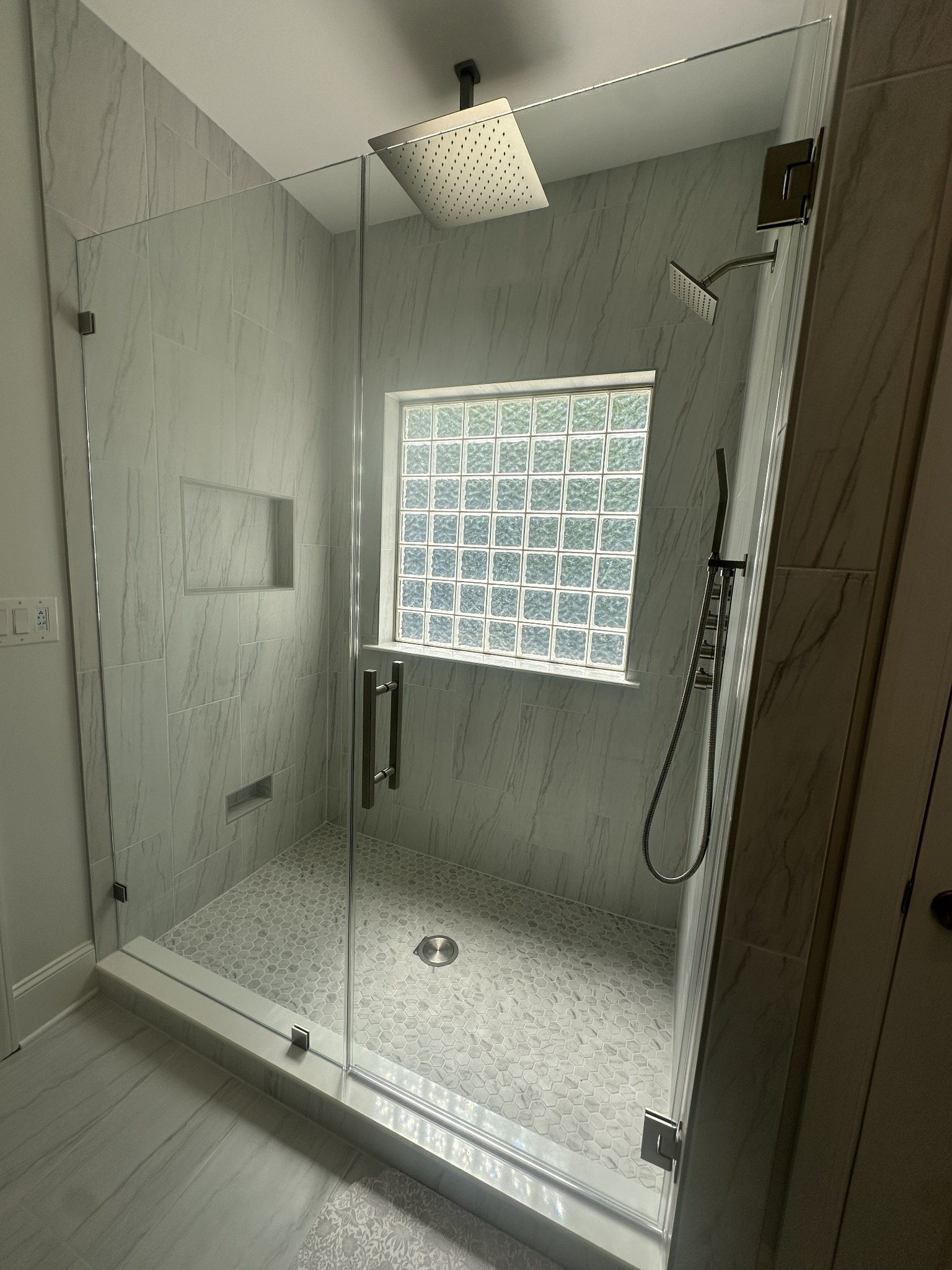 Shower glass enclosure project photo 13